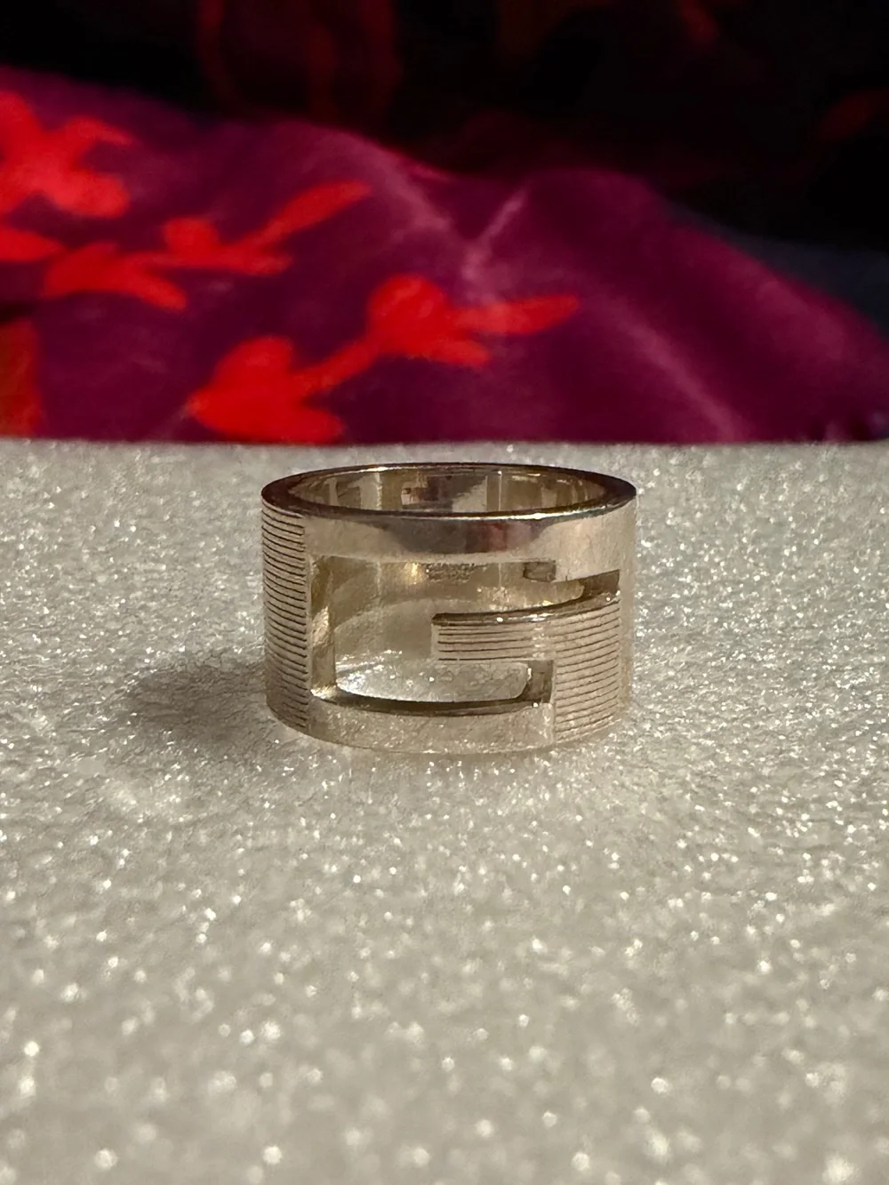Gucci Silver Toned Interlocking G Band Ring